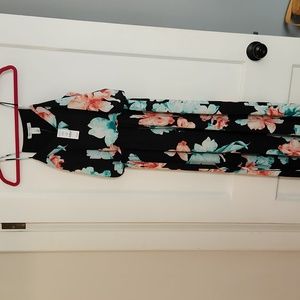 White House Black Market size 6 floral maxi dress